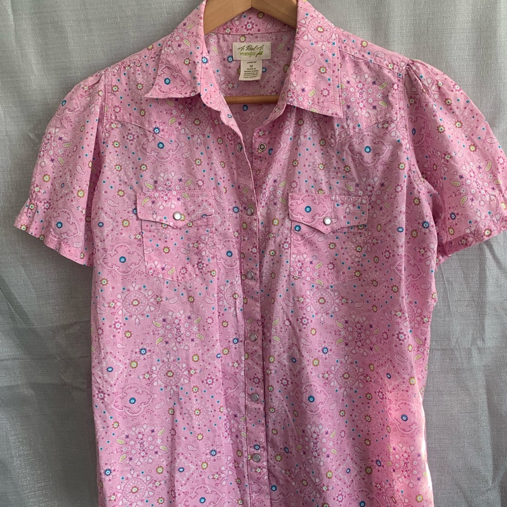 Women’s wrangler cute floral button up western wear